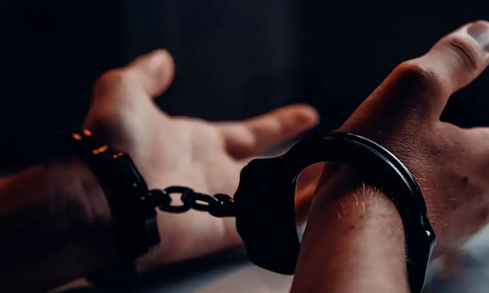 अनलाइनमार्फत ठगी गरेको अभियोगमा पक्राउ