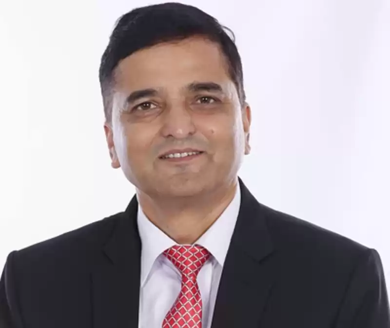 मन्त्री भट्टराईद्वारा ताप्लेजुङको सिँवा माध्यमिक विद्यालयमा आइसिटी केन्द्रको उद्घाटन